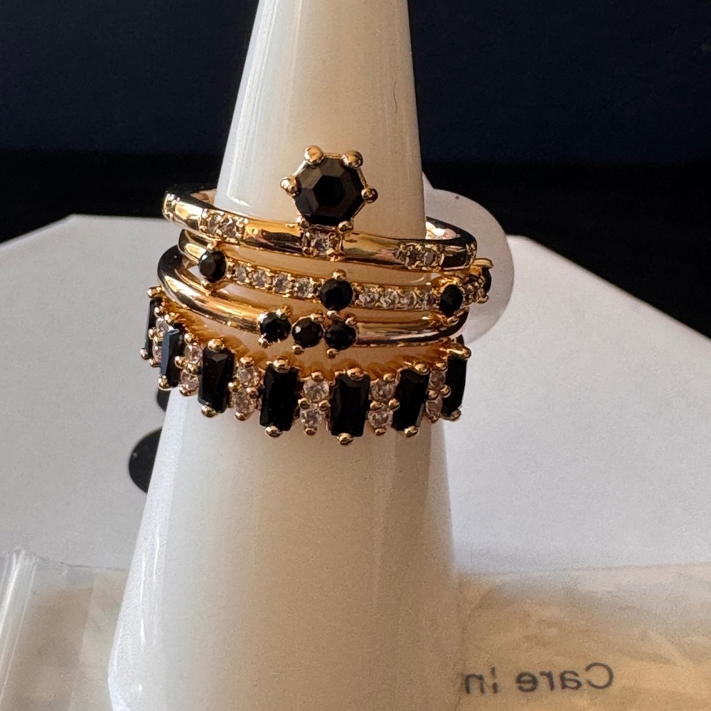 Bomb Party – Delicates - RG68100 Joy in Quiet Company